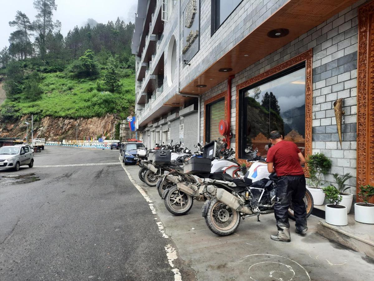 Hotel Himalayan Heritage Sarāhan エクステリア 写真